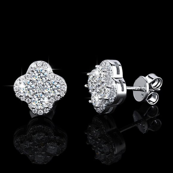 💎NEW Certified Lucky Clover Moissanite Studs Earrings - Picture 1 of 5